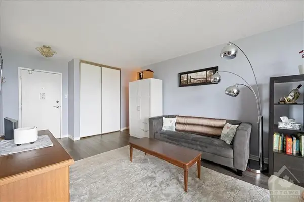 Ottawa, ON K1H 8L3,2400 VIRGINIA DR #1102