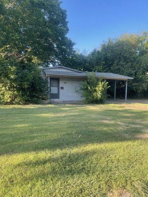 805 W Doyle Street,  Granbury,  TX 76048