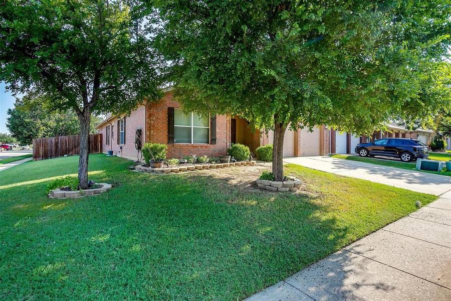 1801 Crested Butte Drive, Fort Worth, TX 76131