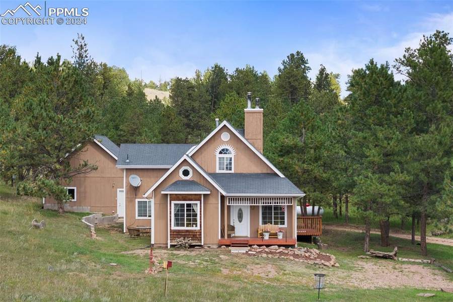 69 Crescent DR, Florissant, CO 80816