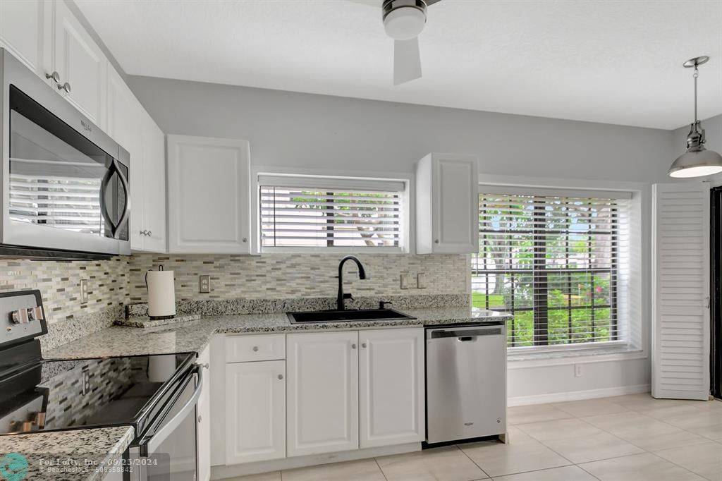 Greenacres, FL 33467,3229 Jog Park Dr #3229