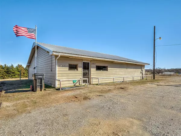 12617 S Mcloud Road, Mcloud, OK 74851