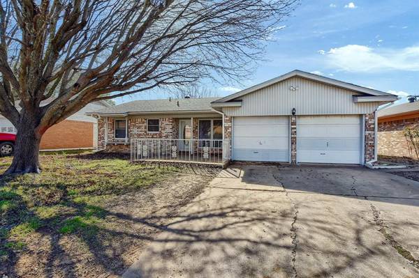 908 E Centennial Street, Sherman, TX 75090