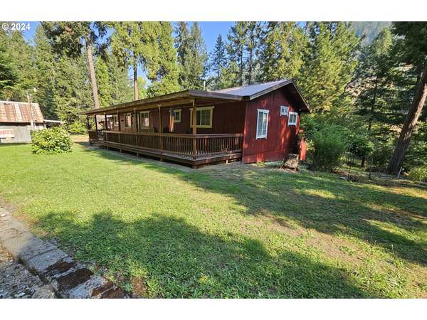 1221 FERGUSON LN, Days Creek, OR 97429