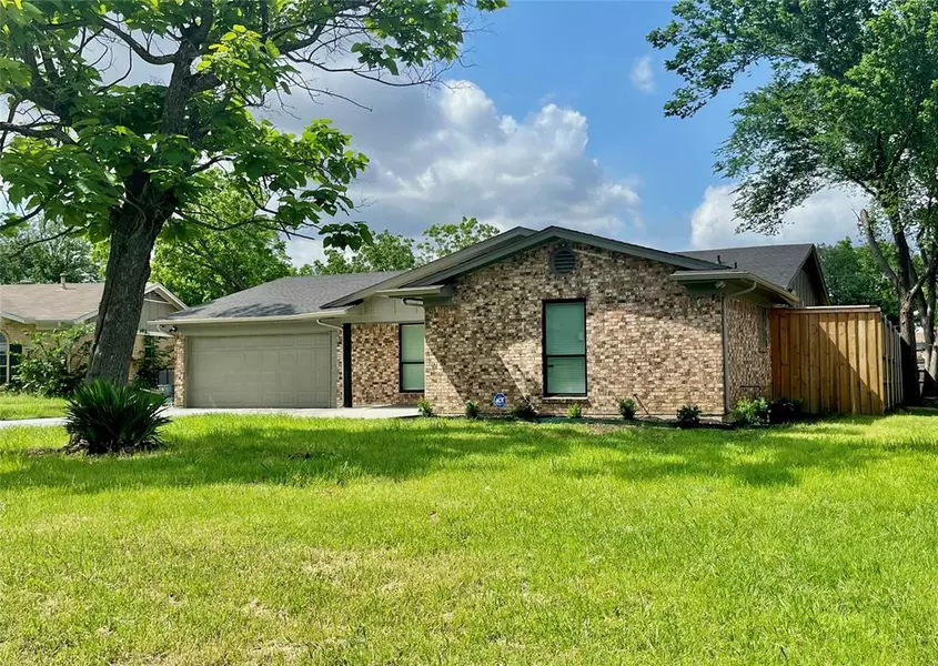 505 Southridge Court, Arlington, TX 76010