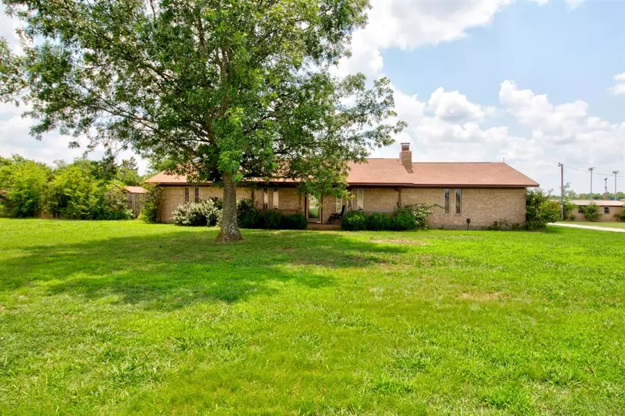 188 PHILLIPS, Callisburg, TX 76240