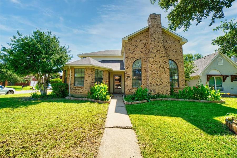 6001 Heatherglen Drive, Arlington, TX 76017