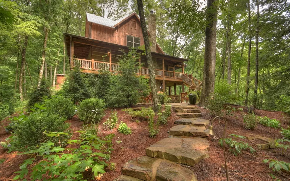 34 Chief Whitetails Road, Ellijay, GA 30540