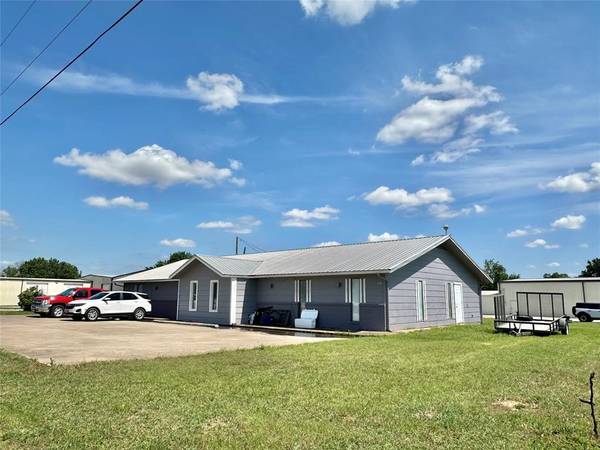 4502 W Highway 82, Gainesville, TX 76240