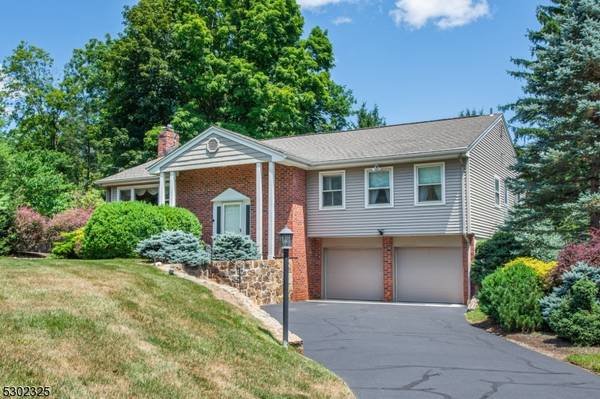 79 Mountain Ave, Mendham Boro, NJ 07945