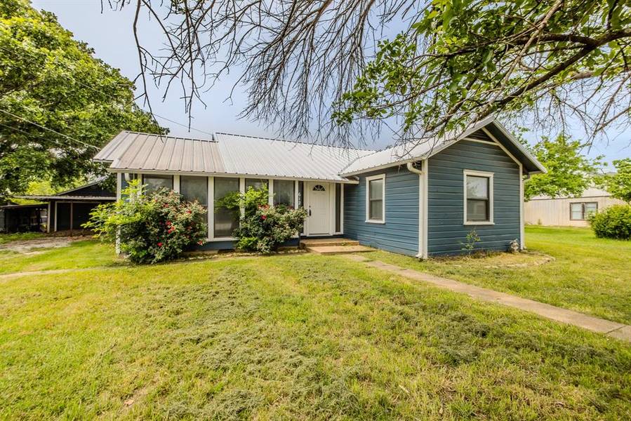 612 N Main Street, Graford, TX 76449