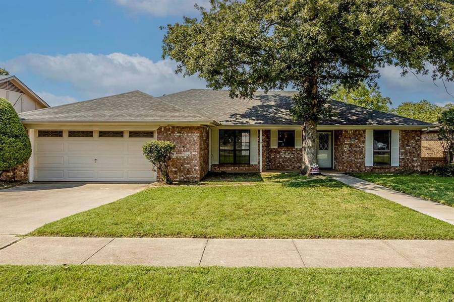 609 Steeplechase Drive, Bedford, TX 76021