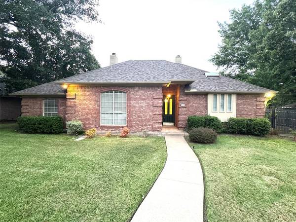 3312 Elkhart Court, Arlington, TX 76016