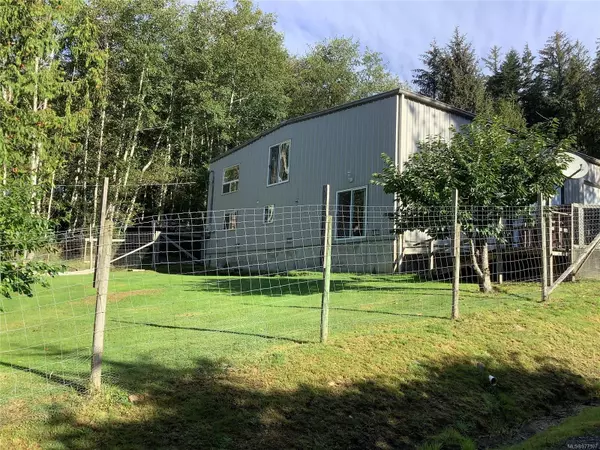 345 3rd St, Sointula, BC V0N 3E0