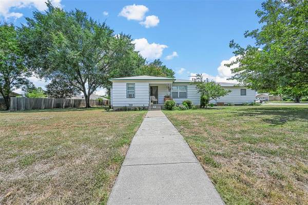 Crowley, TX 76036,209 Ash Street