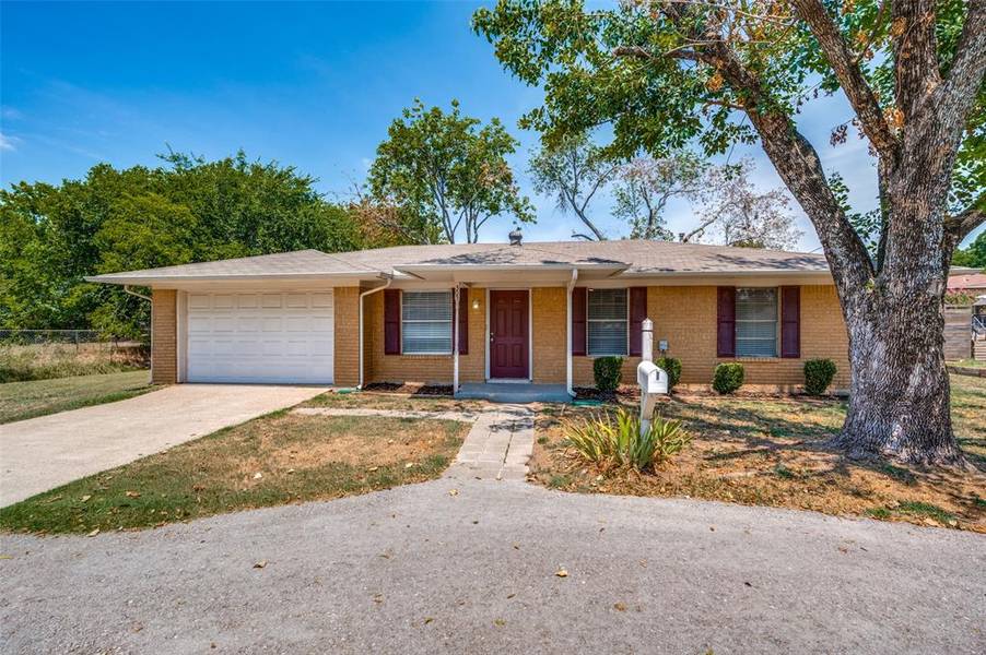 305 Mimosa Street, Aubrey, TX 76227