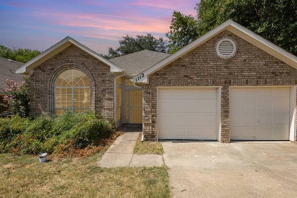 1112 Patrick Court,  Cedar Hill,  TX 75104