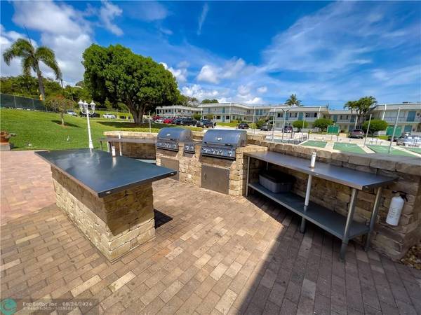 Lake Worth Beach, FL 33461,3160 Lake Osborne Dr  #205