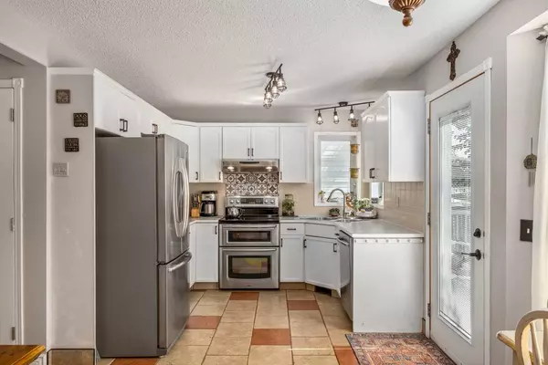 Calgary, AB T3A 5N8,42 Hidden Ranch CIR NW