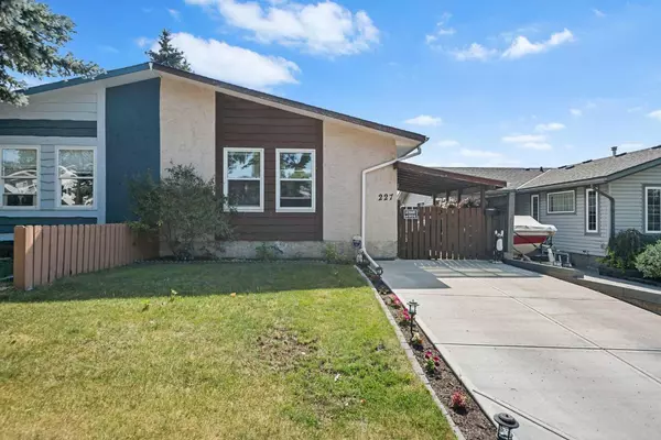 Calgary, AB T2J 4E1,227 Queensland PL SE