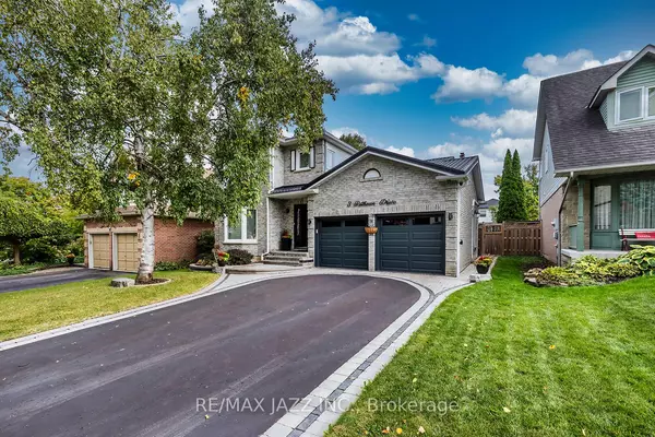 Whitby, ON L1P 1L5,3 Rothean DR