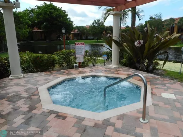 Plantation, FL 33324,10773 Cleary Blvd  #307