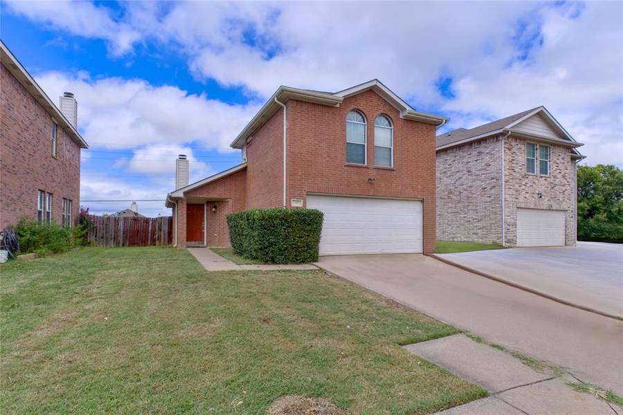 3039 Casa Bella Drive, Arlington, TX 76010