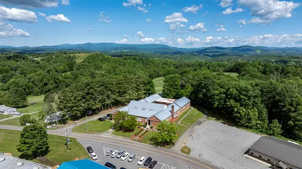 528 Piney Creek Rd., Piney Creek, NC 28663