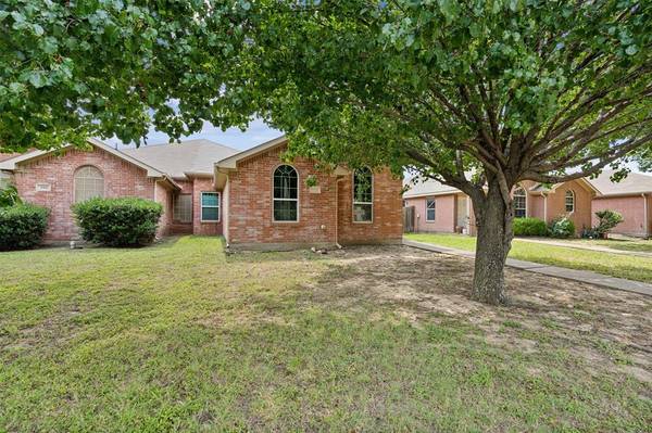 513 Monarch Drive,  Lancaster,  TX 75146