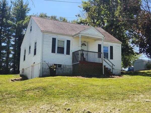 318 Wolfe Avenue, Marion, VA 24354