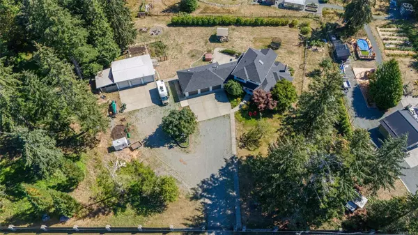 Comox, BC V9J 1X7,2096 May Rd