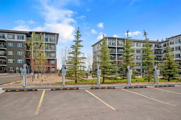 Calgary, AB T3N2K1,395 Skyview Pkwy Northeast #2414