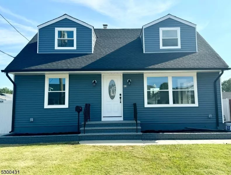 43 Oak St, Carteret Boro, NJ 07008