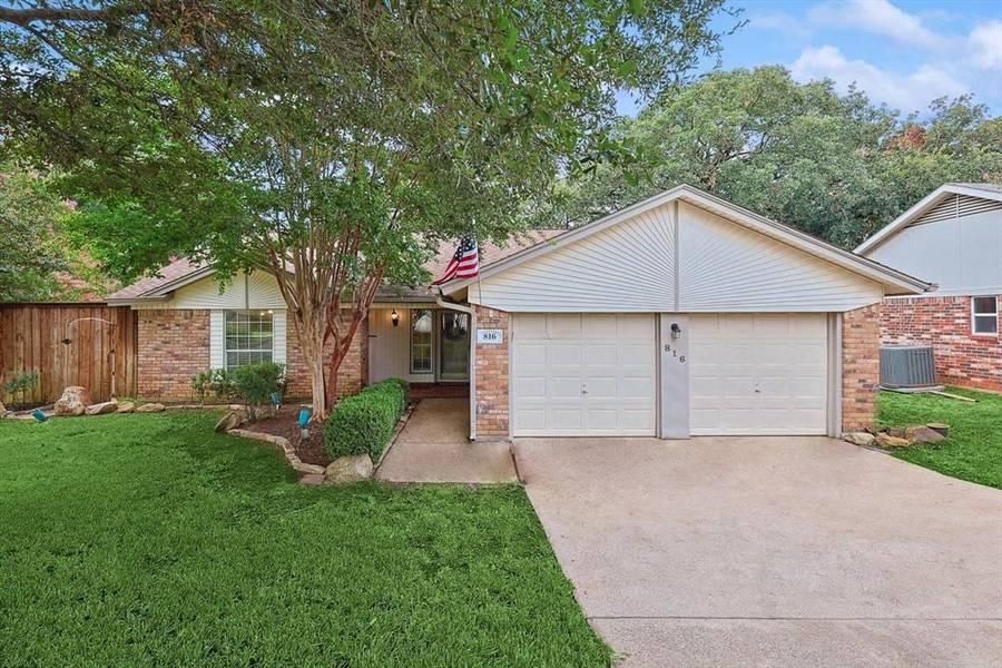 816 Morning Glory Lane, Bedford, TX 76021