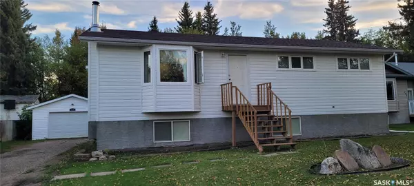 214 Centre AVENUE, Meadow Lake, SK S9X 1H2