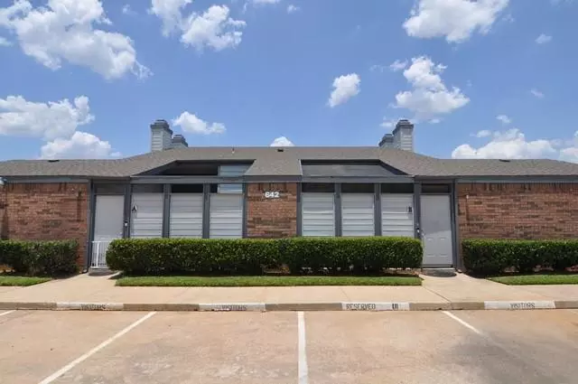 642 Bellaire Drive #D, Hurst, TX 76053