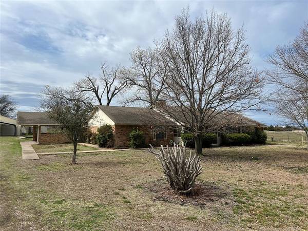 2020 County Road 377,  Van Alstyne,  TX 75495