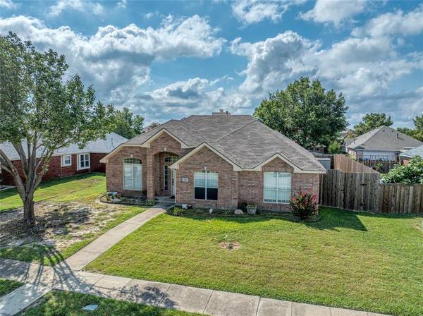 7410 Bellaire Lane, Rowlett, TX 75089