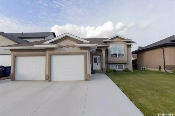 705 Clearwater BAY, Martensville, SK S0K 0A2