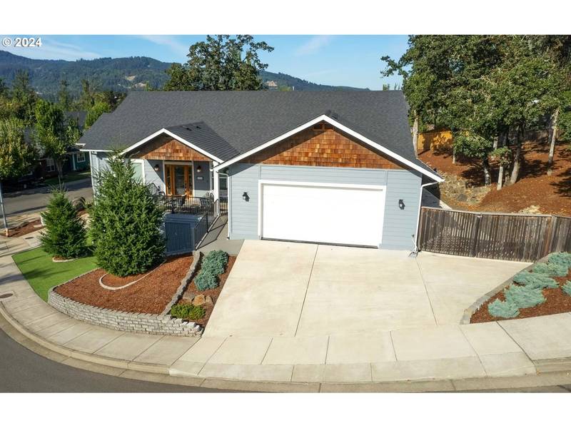 3306 RIVER HEIGHTS DR, Springfield, OR 97477