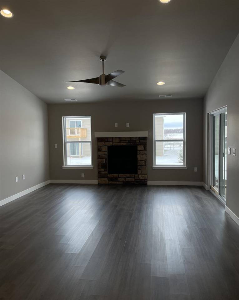 Tiffin, IA 52340,410 Elizabeth Ln