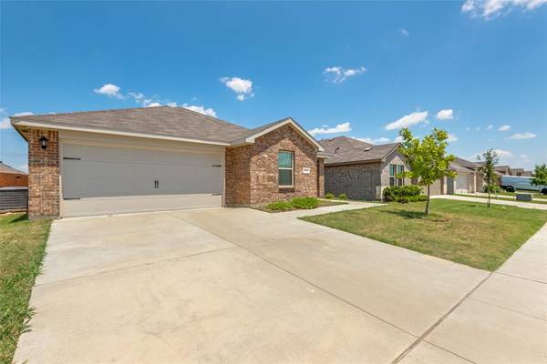 1905 Duskwood Drive, Lancaster, TX 75146