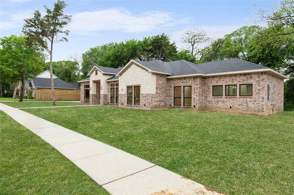 1555 Hamilton Drive, Cedar Hill, TX 75104