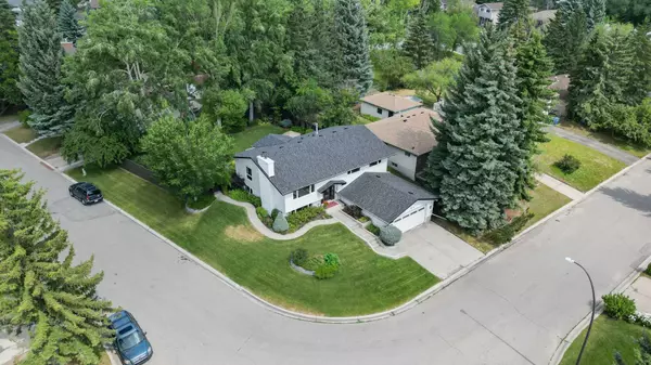 Calgary, AB T3A 1N5,5216 Dalcroft CRES NW