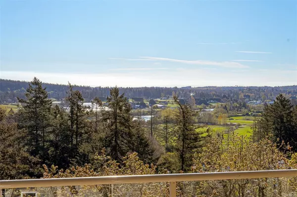 Saanich, BC V8X 5G9,4305 Maltwood Lane #20