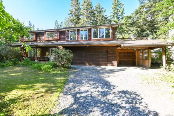 Comox, BC V9M 4B7,1022 Vega Rd