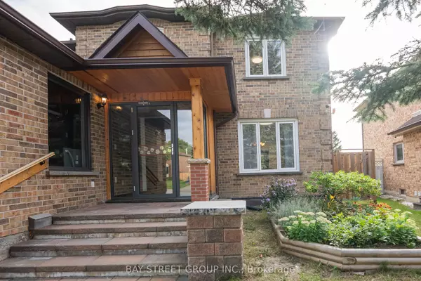 Richmond Hill, ON L4C 9H2,49 Topham CRES