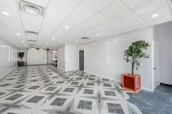 Mississauga, ON L4Y 0G4,1215 queensway WAY E #53