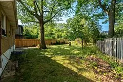 Oakville, ON L6K 1Y6,121 South Forster Park DR