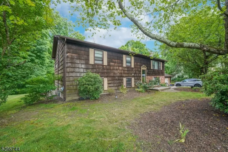 48 Yorkshire Ave, West Milford Twp., NJ 07480